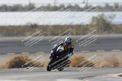 media/Nov-16-2025-Race Pace (Sun) [[8c5fa54630]]/Non Verified Riders (1st 20 Minutes)/1-Turn 14 (10am)/